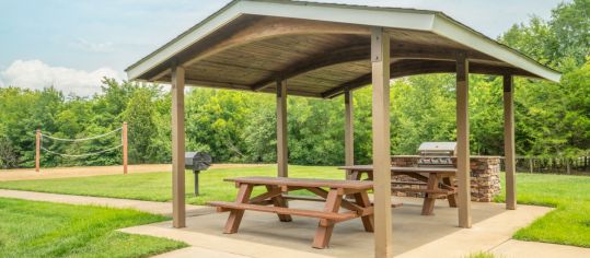 Outdoor Kitchen Grill at MAA Murfreesboro luxury apartment homes in Nashville, TN