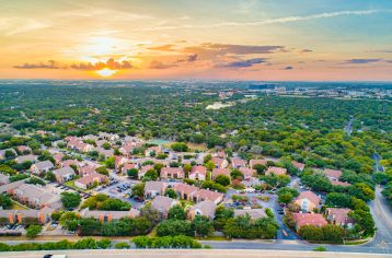 Grounds at Balcones Woods luxury apartment homes in Austin, TX