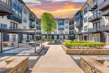 Courtyard at MAA West Austin luxury apartment homes in Austin, TX