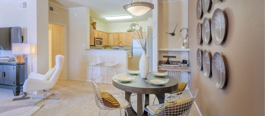 Dining room at MAA Copper Ridge luxury apartment homes in Dallas, TX