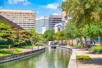 MAA Los Colinas Dallas Apartments