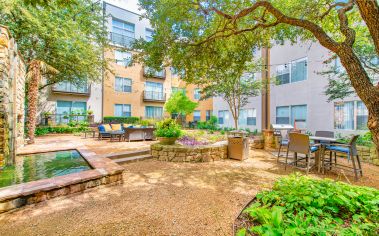 MAA Los Colinas Dallas Apartments