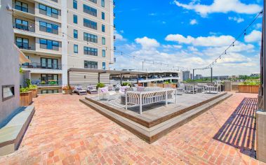 Sky terrace at MAA McKinney Ave luxury apartment homes in Dallas, TX