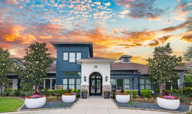 Leasing exterior at MAA Starwood luxury apartment homes in Frisco, TX