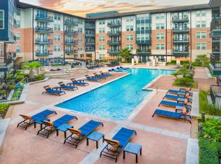 Wide Angel Pool View at MAA 510 in Houston, TX