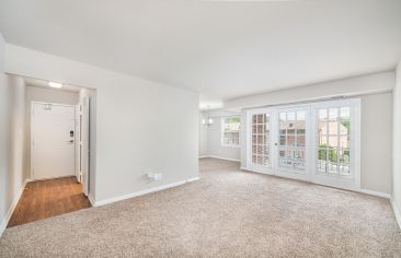 Unfurnished Living room at Colonial Village at Greenbrier in Fredericksburg, VA