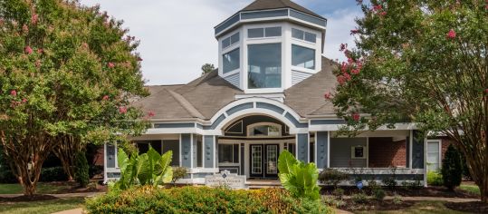 Exterior at MAA Pavilion Place luxury apartment homes in Richmond, VA