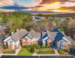 Building at CG at Riverchase Trails luxury apartment homes in Birmingham, AL