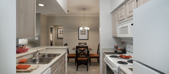 Kitchen at Colonial Grand at Edgewater luxury apartment homes in Huntsville, AL