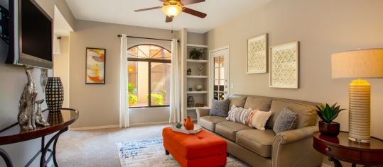 Living room at Colonial Grand at Scottsdale luxury apartment homes in Scottsdale, AZ