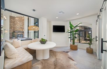 Lounge at MAA Camelback luxury apartment homes in Scottsdale, AZ