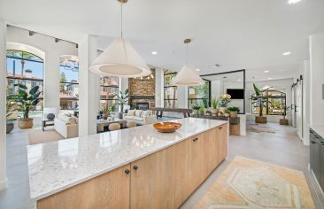 Lounge at MAA Camelback luxury apartment homes in Scottsdale, AZ