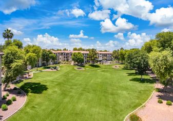 Courtyard at MAA City Gate luxury apartment homes in Mesa, AZ