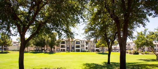 Greenbelt at MAA City Gate luxury apartment homes in Phoenix, AZ