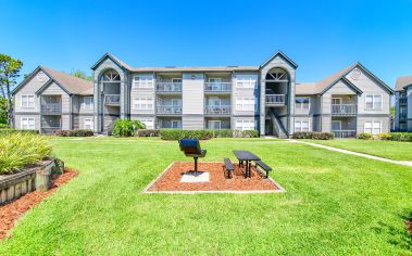 Grill at Hunters Ridge at Deerwood luxury apartment homes in Jacksonville, FL