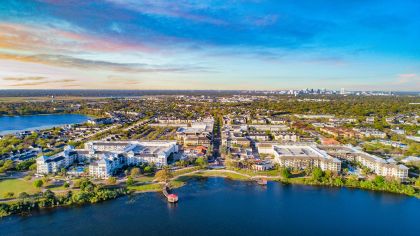 Grounds at MAA Baldwin Park luxury apartment homes in Orlando, FL