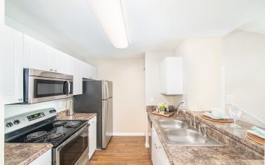 Kitchen at MAA Heather Glen luxury apartment homes in Orlando, FL