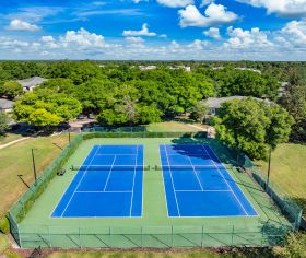 Tennis court at MAA Heathrow luxury  apartment homes in Heathrow, FL