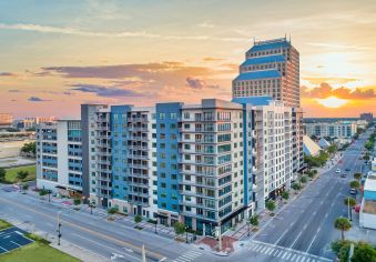 Exterior of MAA Robinson luxury apartments in Orlando, Florida