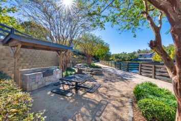 Grilling at MAA Southwood luxury apartment homes in Tallahassee, FL
