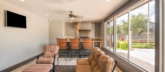 Outdoor Kitchen at Verandas at Southwood luxury apartment homes in Tallahassee, FL