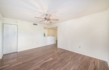 Living room at MAA Indio Point luxury apartments homes in Brandon, FLm 