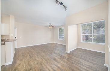 Living Room at MAA Palm Harbor in Tampa, FL