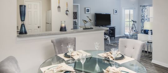 Dining Room at MAA Rocky Point luxury apartment homes in Tampa, FL