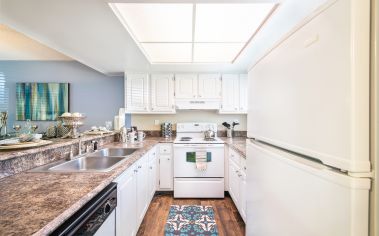 Kitchen at The Links at Carrollwood luxury apartment homes in Tampa, FL