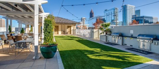 Rooftop Terrace at MAA Centennial Park luxury apartment homes in Atlanta, GA