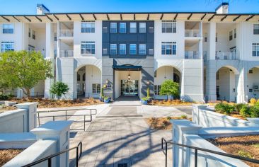 Leasing Exterior at MAA Gardens in Atlanta, GA