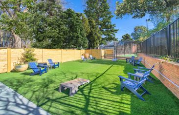 Outdoor Lounge at MAA Glen luxury apartment homes in Atlanta, GA