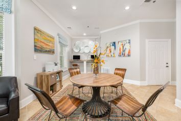 Computer lounge at MAA Mount Vernon luxury apartment homes in Dunwoody, GA