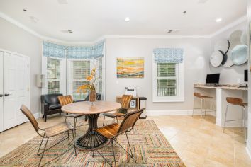 Computer lounge at MAA Mount Vernon luxury apartment homes in Dunwoody, GA