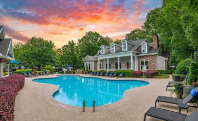 Pool at MAA Mount Vernon luxury apartment homes in Dunwoody, GA