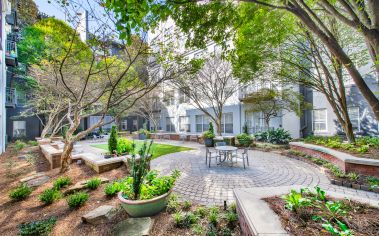 Courtyard at MAA Piedmont Park in Atlanta, GA