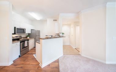 Open kitchen at MAA Wilmington Island luxury apartment homes in Savannah, GA