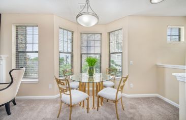 Dining Area at MAA Pinnacle luxury apartment homes in Lexington, KY