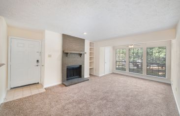 Living Room at MAA Lakepointe luxury apartment homes in Lexington, KY