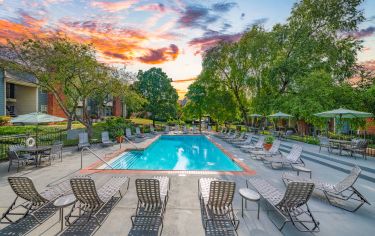 Pool at MAA Mansion luxury apartment homes in Raleigh, NC