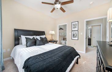 Bedroom at MAA Huntersville in Charlotte, NC