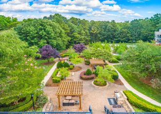 Outdoor seating at MAA Hermitage luxury apartment homes in Raleigh-Cary, NC