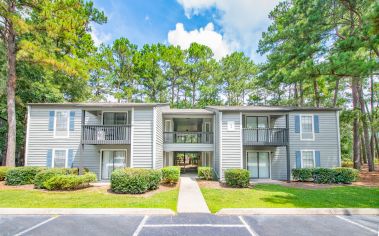 Building at MAA Crowfield luxury apartment homes in Goose Creek, SC