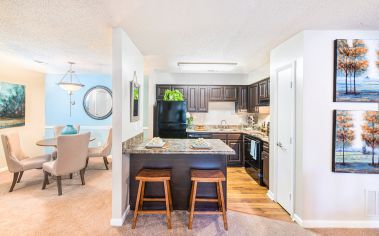 Interior Kitchen and Dining at MAA Hampton Pointe luxury apartment homes in Charleston, SC