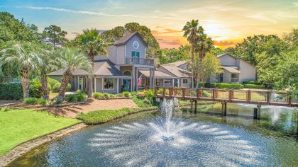 Lake View at MAA Runaway Bay luxury apartment homes in Charleston, SC