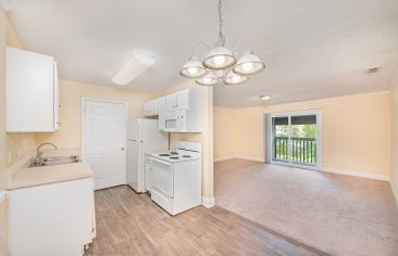 Kitchen at MAA Highland Ridge luxury apartment homes in Taylors, SC