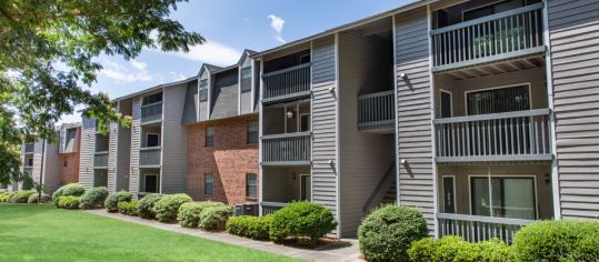 Exterior Apartments at MAA Highland Ridge luxury apartment homes in Greenville, SC