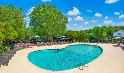 Pool at MAA Howell Commons luxury apartment homes in Greenville, SC