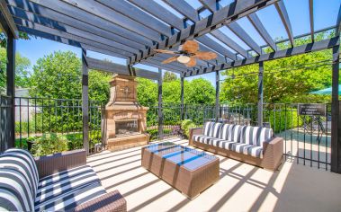 Outdoor Lounge at MAA Howell Commons luxury apartment homes in Greenville, SC