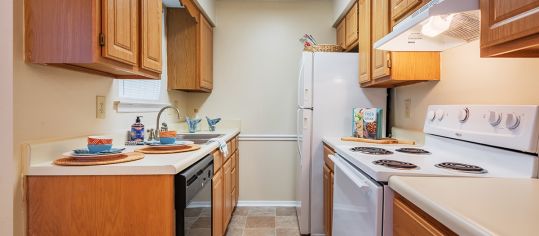 Kitchen at Steeplechase luxury apartment homes in Chattanooga, TN